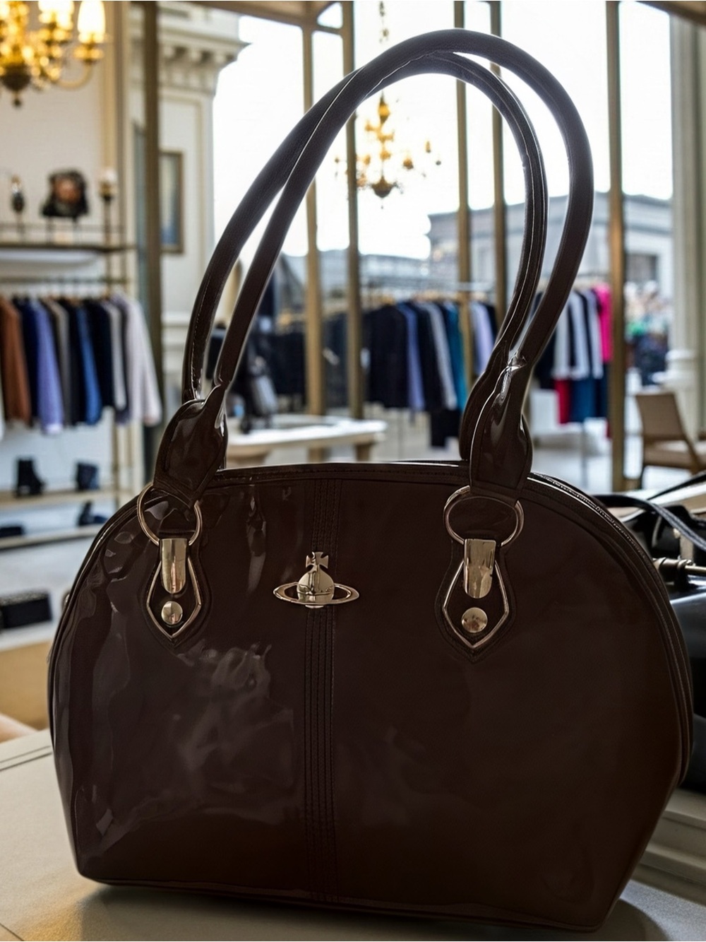 Vintage Shoulder Bag in Dark Brown Patent.